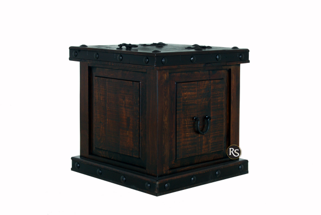 HACIENDA END TRUNK 
